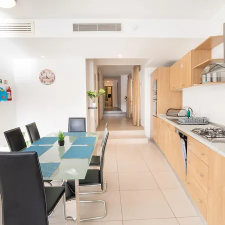 Seafront 3 Bedroom Appartement