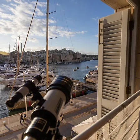 Seafront 3 Bedroom Vittoriosa