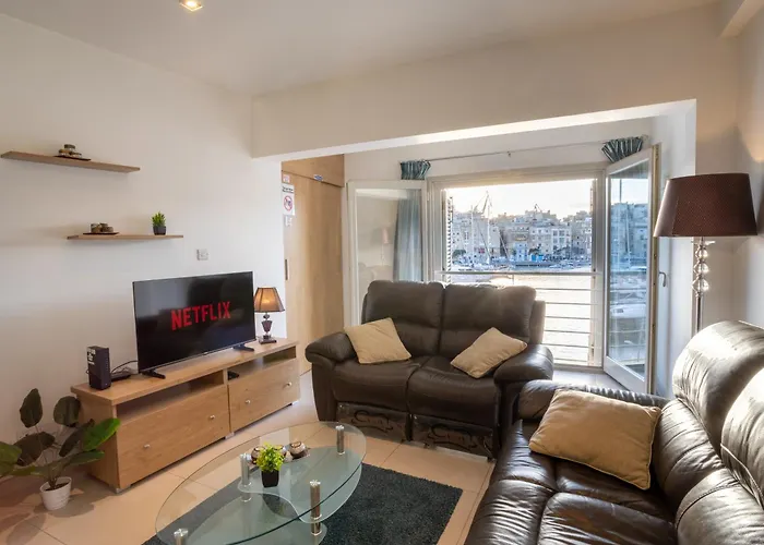 Seafront 3 Bedroom 아파트