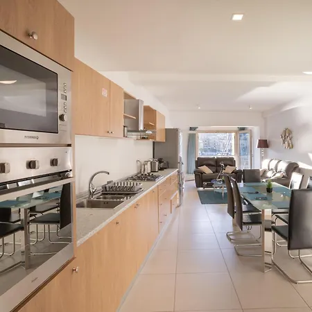 Appartement Seafront 3 Bedroom *