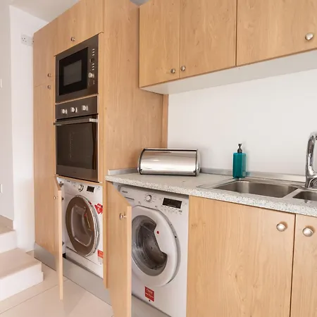 Seafront 3 Bedroom *