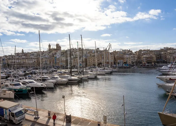 Seafront 3 Bedroom Birgu