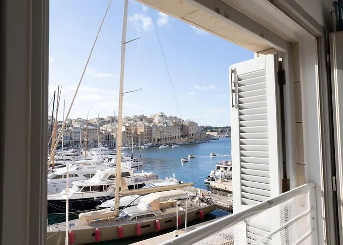 Seafront 3 Bedroom * Birgu